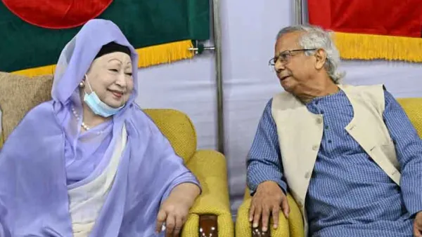 সেনাকুঞ্জে খালেদা জিয়ার সঙ্গে একান্তে কথা বললেন প্রধান উপদেষ্টা