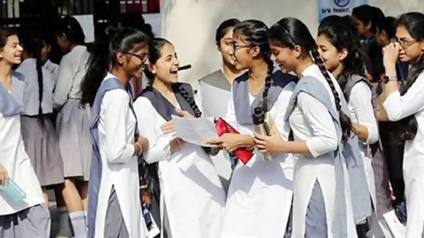 ব্যয়ের সামর্থ্যে অভিভাবকদের প্রথম পছন্দ সরকারি স্কুল 