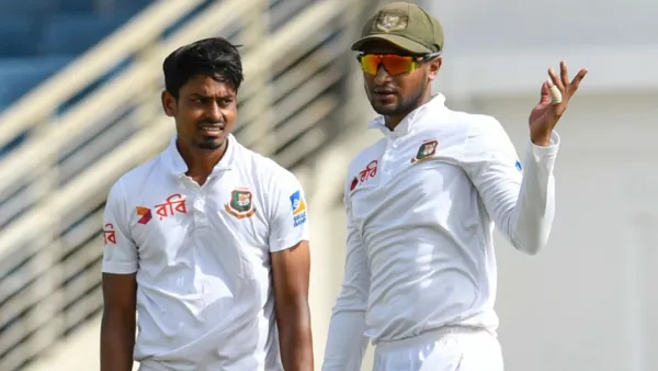 সাকিবের পাশে তাইজুল