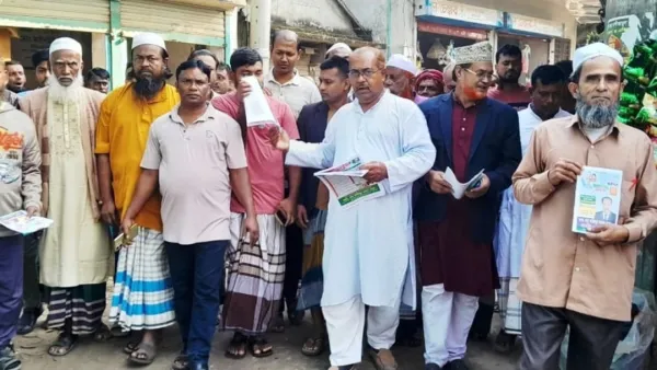 হোমনায় আজিজুর রহমান মোল্লার গণসংযোগ