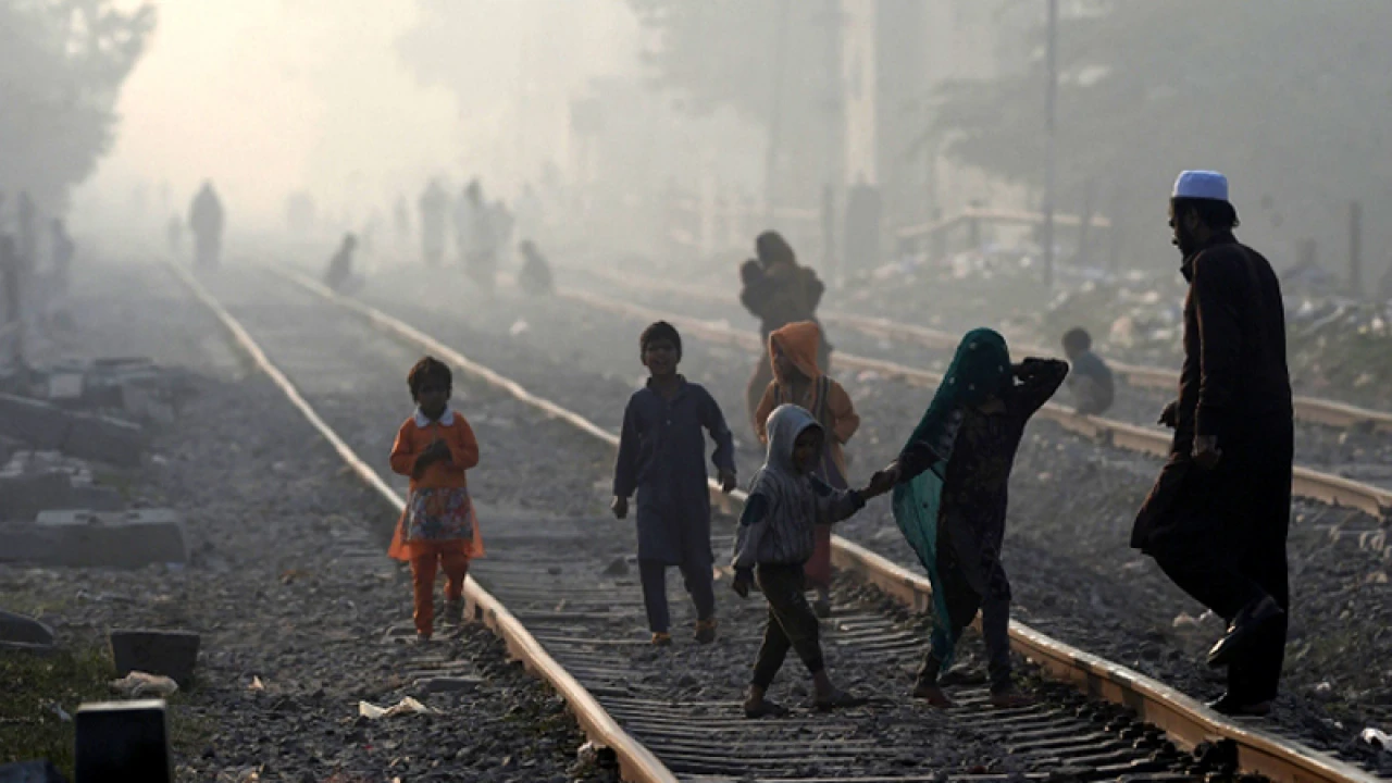 দূষিত শহরের তালিকার শীর্ষে লাহোর, ঢাকার অবস্থা কত?