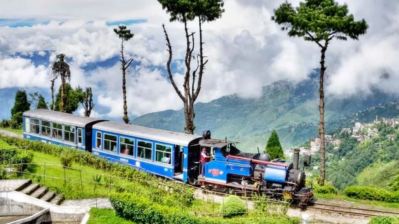 দার্জিলিংয়ে ঘুরতে গেলে দিতে হবে কর