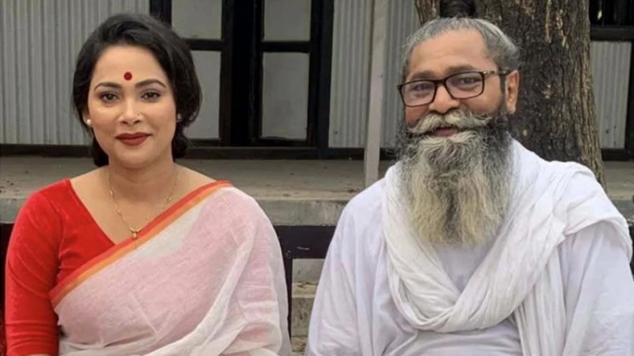 ﻿একসঙ্গে গুরু-শিষ্য