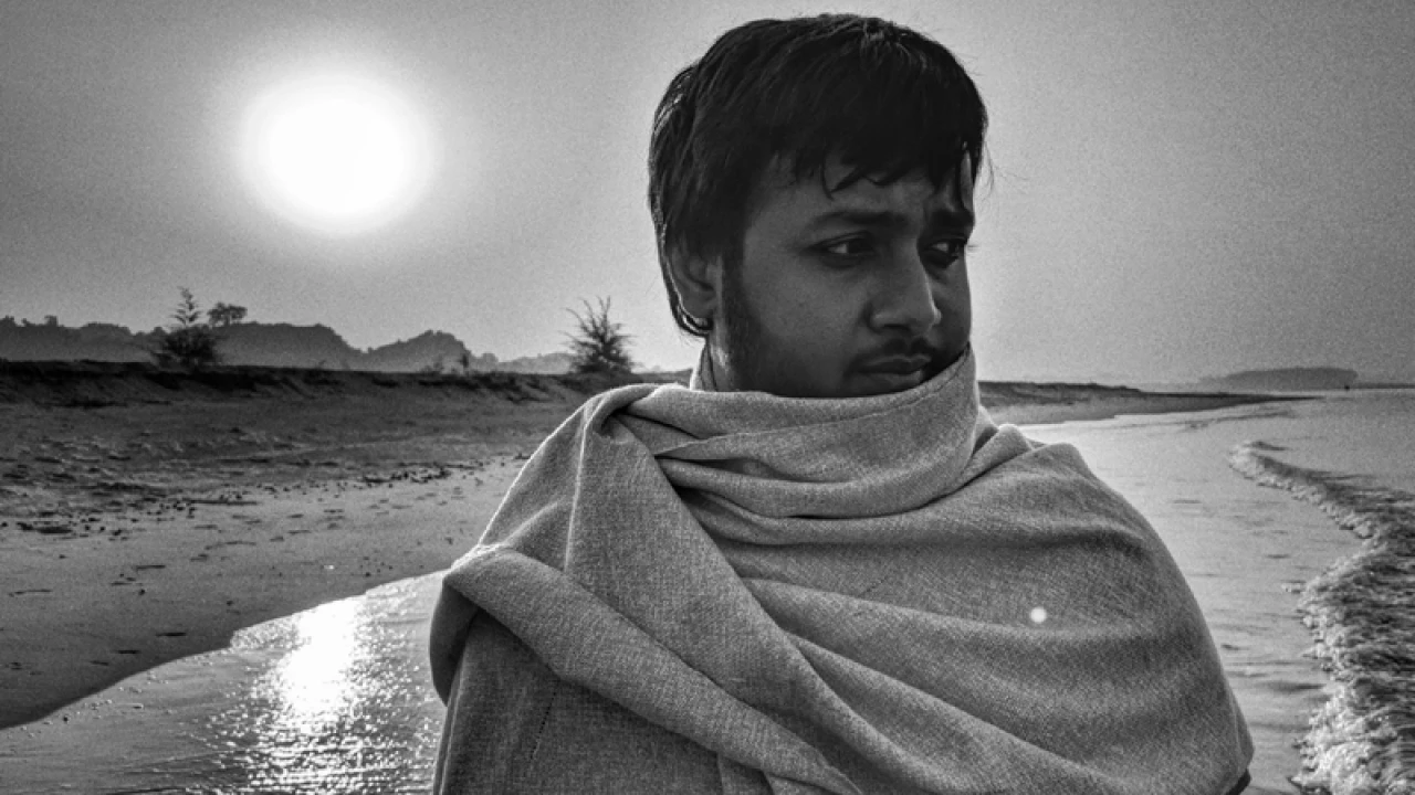 ট্রেনে কাটা পড়ে তরুণ নির্মাতার মৃত্যু