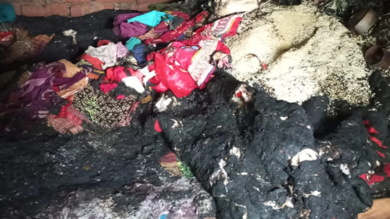 বাবার দেওয়া আগুনে পুড়ে মেয়ের মৃত্যু