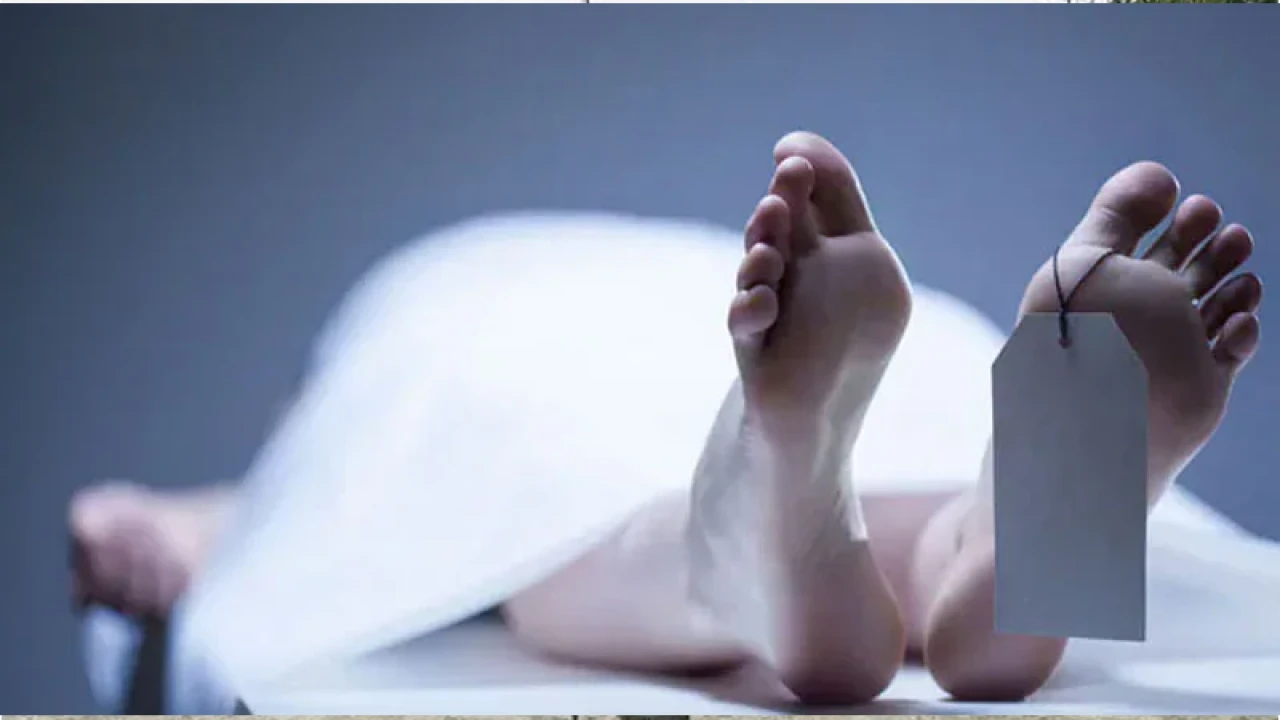 একসঙ্গে বিষপান ৪ বান্ধবীর, মারা গেলেন দুজন