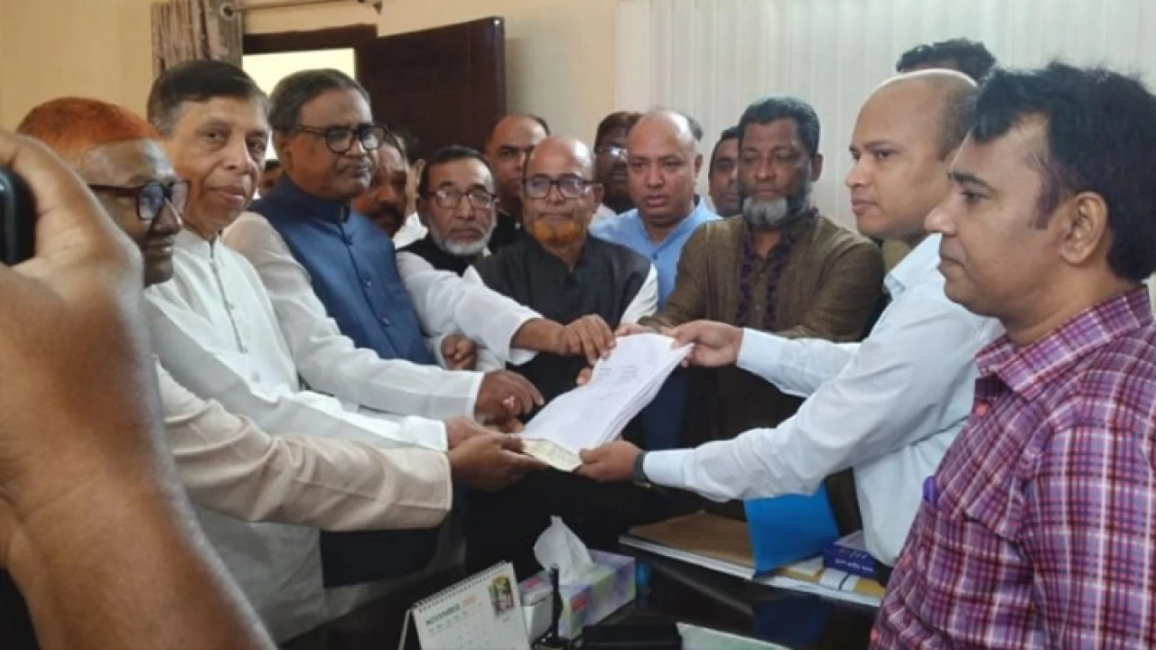 ওবায়দুল কাদেরের মনোনয়ন ফরম জমা দিলেন ভাই কাদের মির্জা