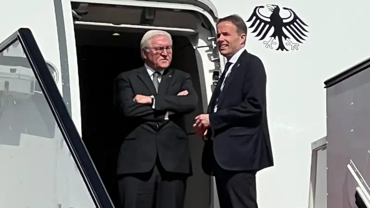 ‘বদলা নিল কাতার’, অপেক্ষায় রাখল জার্মান প্রেসিডেন্টকে