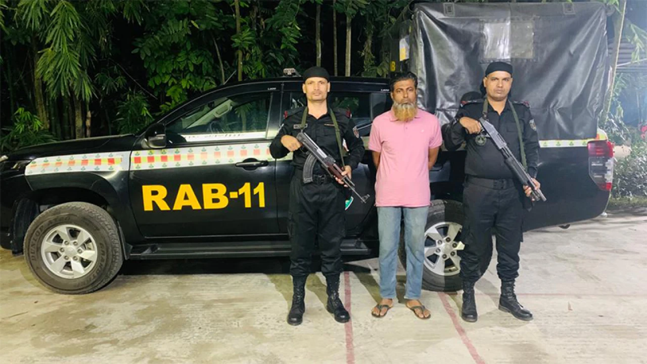 সোনাইমুড়ীতে হত্যা মামলার আসামি আগ্নেয়াস্ত্রসহ গ্রেপ্তার