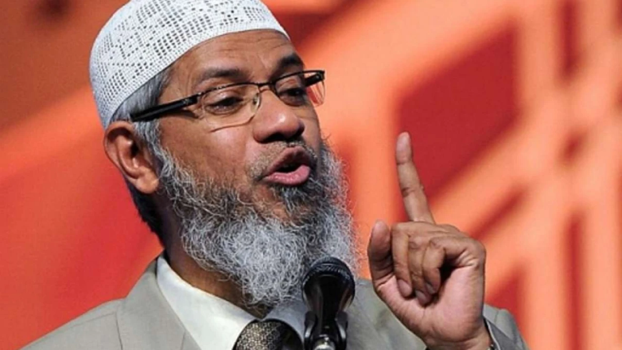 জাকির নায়েককে সাড়ে ৩ কোটি টাকা ক্ষতিপূরণ দিলেন মালয়েশিয়ান নেতা