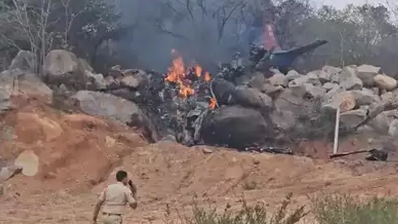 ভেঙে পড়ল ভারতীয় যুদ্ধবিমান, নিহত দুই পাইলট