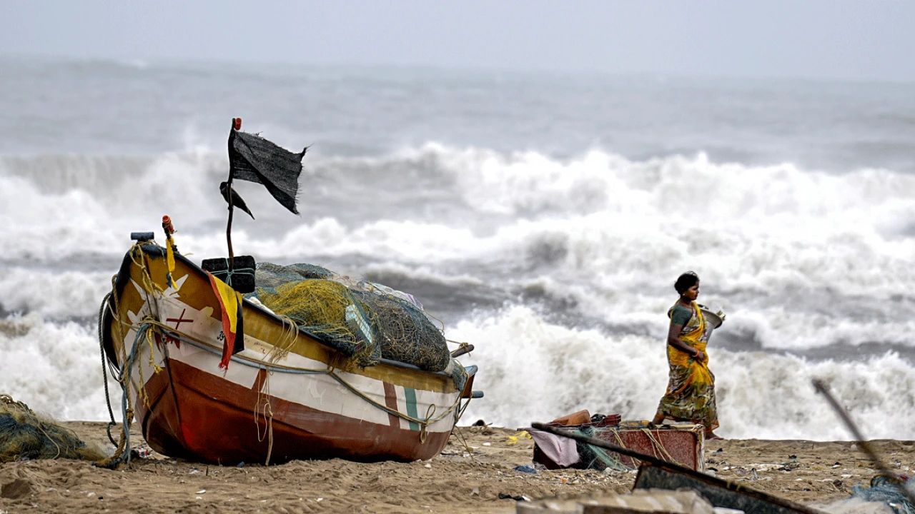 চেন্নাইয়ে মৃত্যু ৮, অন্ধ্র প্রদেশ পার হবে আজ