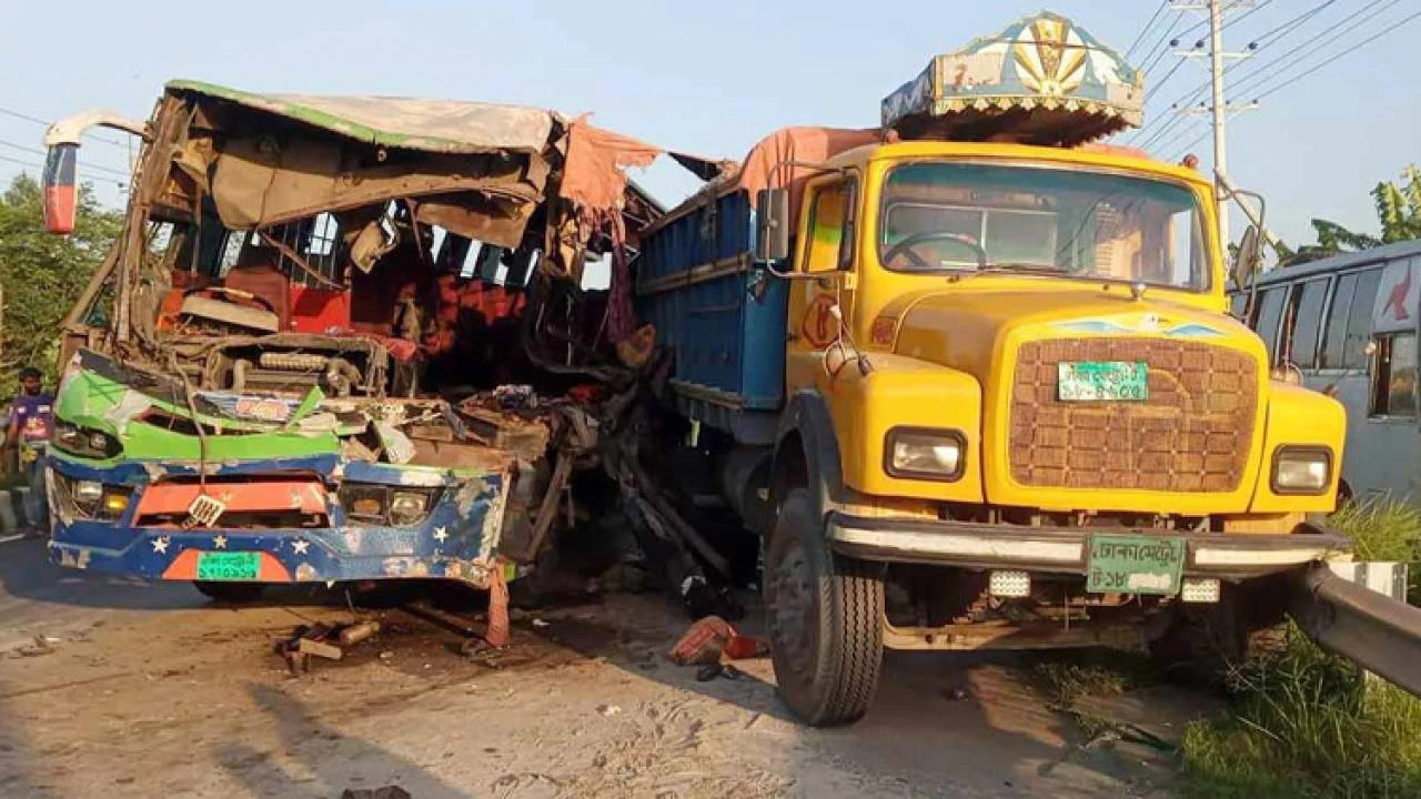 সড়ক দুর্ঘটনায় আহত হাসপাতালে সর্বস্বান্ত