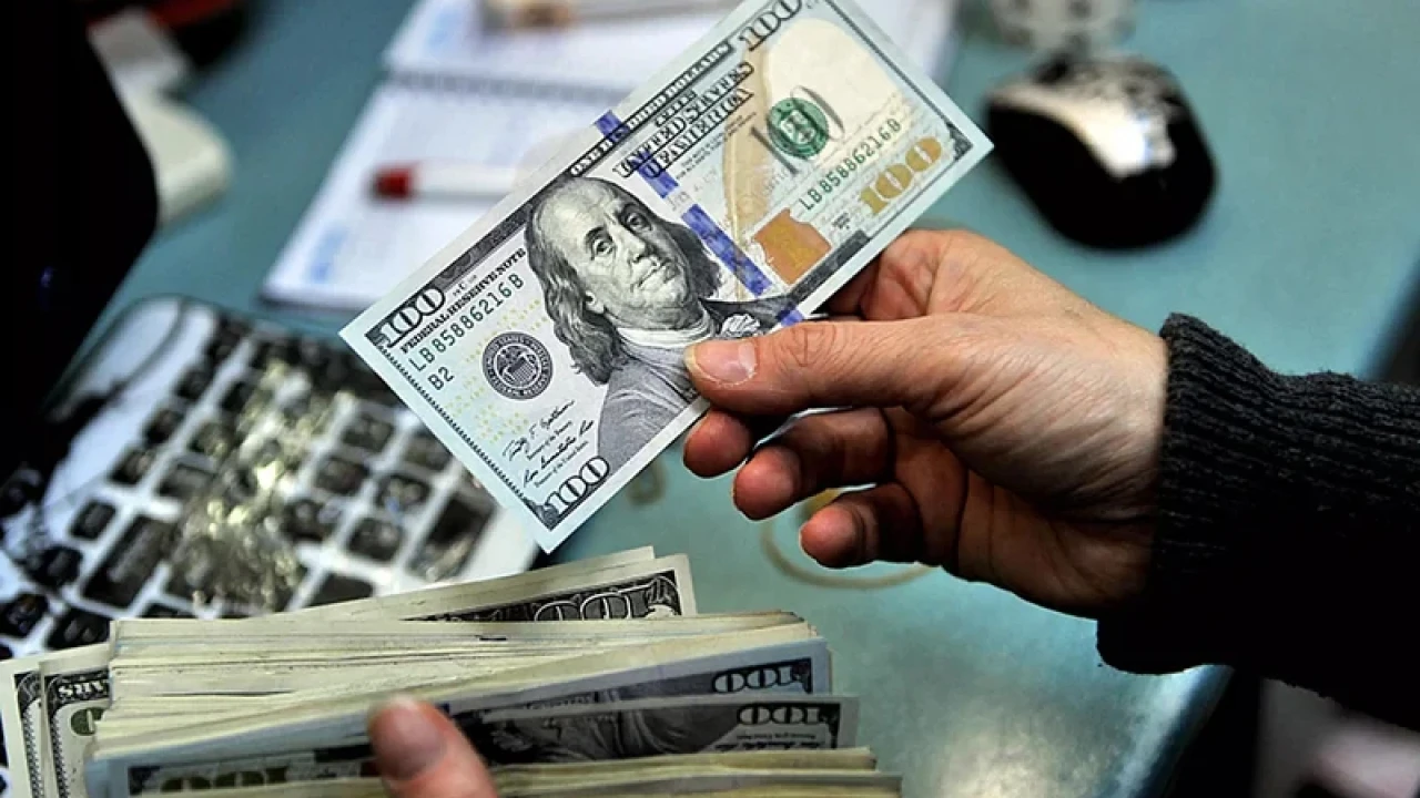 বছর না পেরোতেই সুদ পরিশোধ বেড়ে দ্বিগুণ