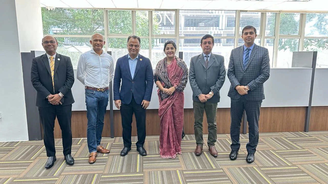 মালয়েশিয়া প্রবাসীদের পাসপোর্ট ও ভিসা সেবা সহজ করতে নতুন উদ্যোগ