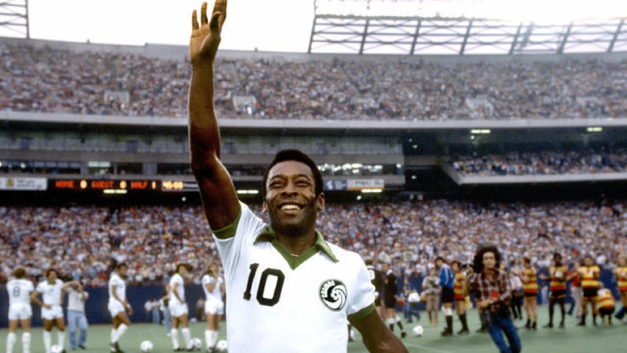 অবসরে পেলের ১০ নম্বর জার্সি