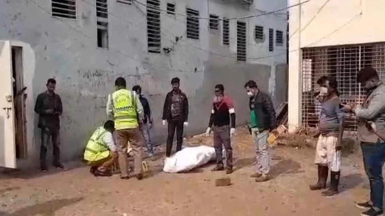 এমপি ফারুকের কার্যালয়ের ম্যানহোল থেকে মরদেহ উদ্ধার