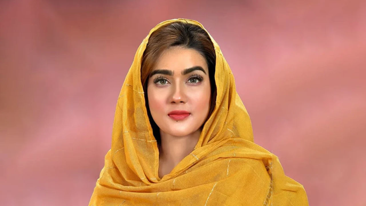 অভিনয় থেকে মাহির বছরে আয় ৪ লাখ টাকা!