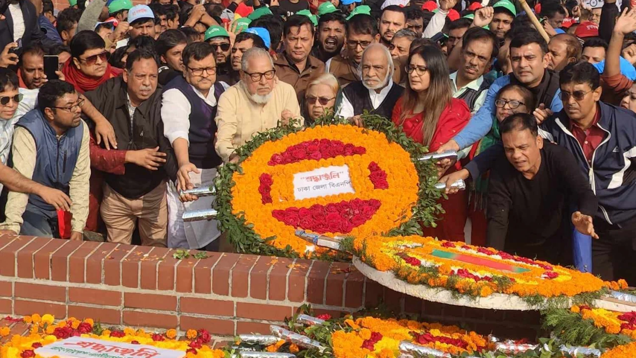 জাতীয় স্মৃতিসৌধে বিএনপির শ্রদ্ধা