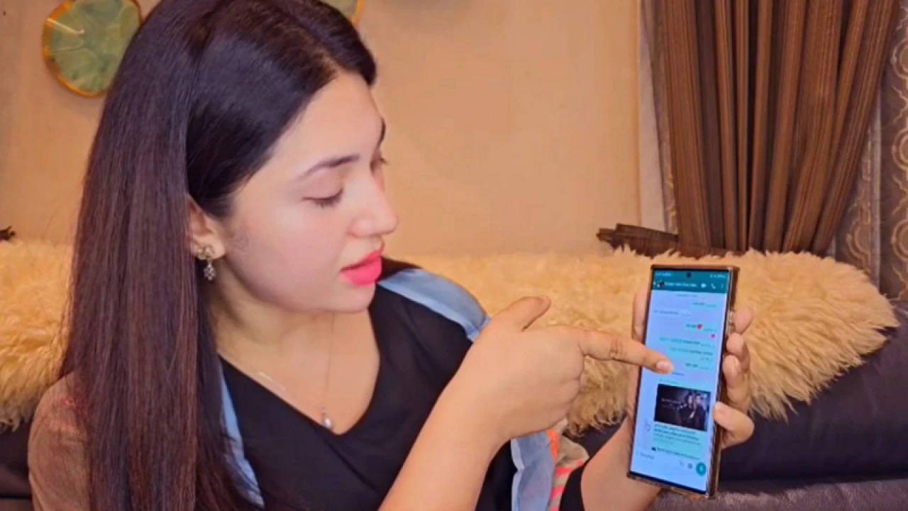 মুন্নীর মেসেজ দেখালেন অপু