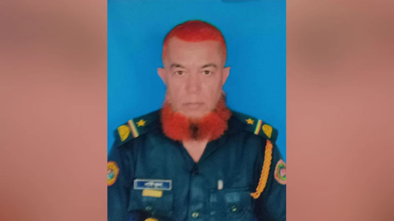 কাশিমপুরের প্রধান কারারক্ষী ইয়াবাসহ গ্রেপ্তার