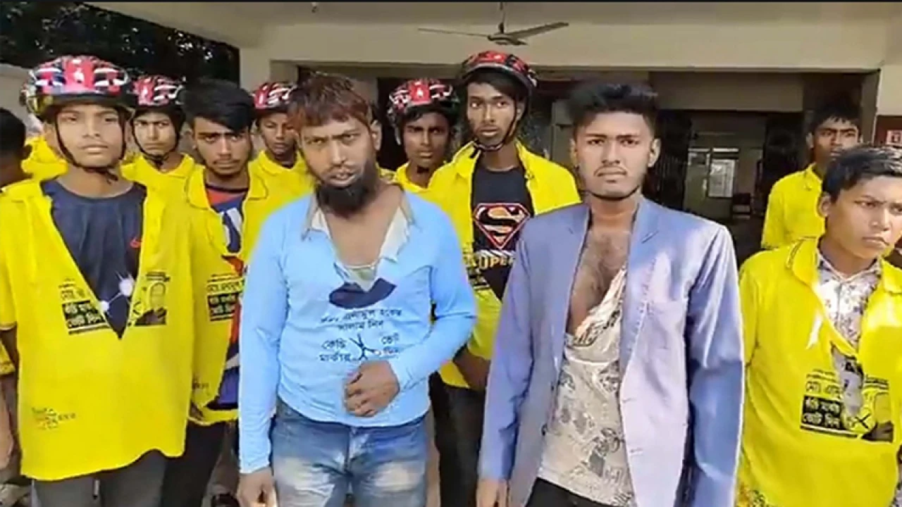 নৌকার কর্মীদের হামলায় আহত ১৮, স্বতন্ত্র প্রার্থীর পোস্টার পুকুরে নিক্ষেপ