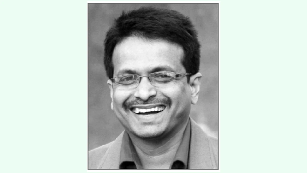 রেফারি তৈরি, খেলোয়াড় নেই মাঠে