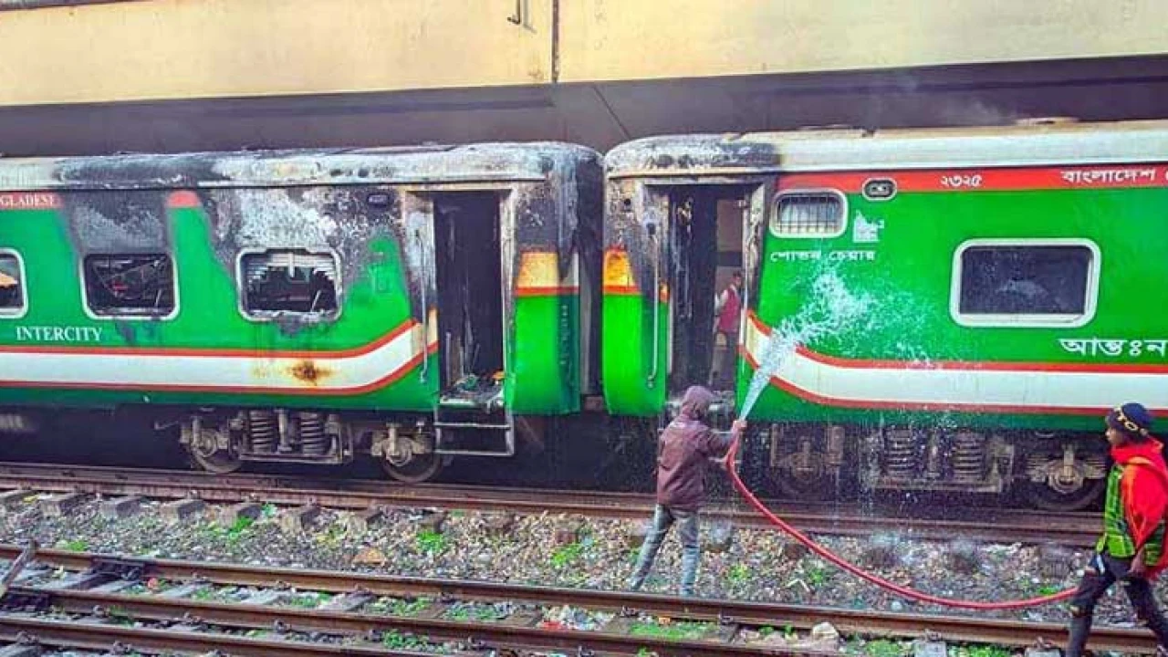 অ্যাটেনডেন্ট না থাকায় দেরিতে জানেন চালক