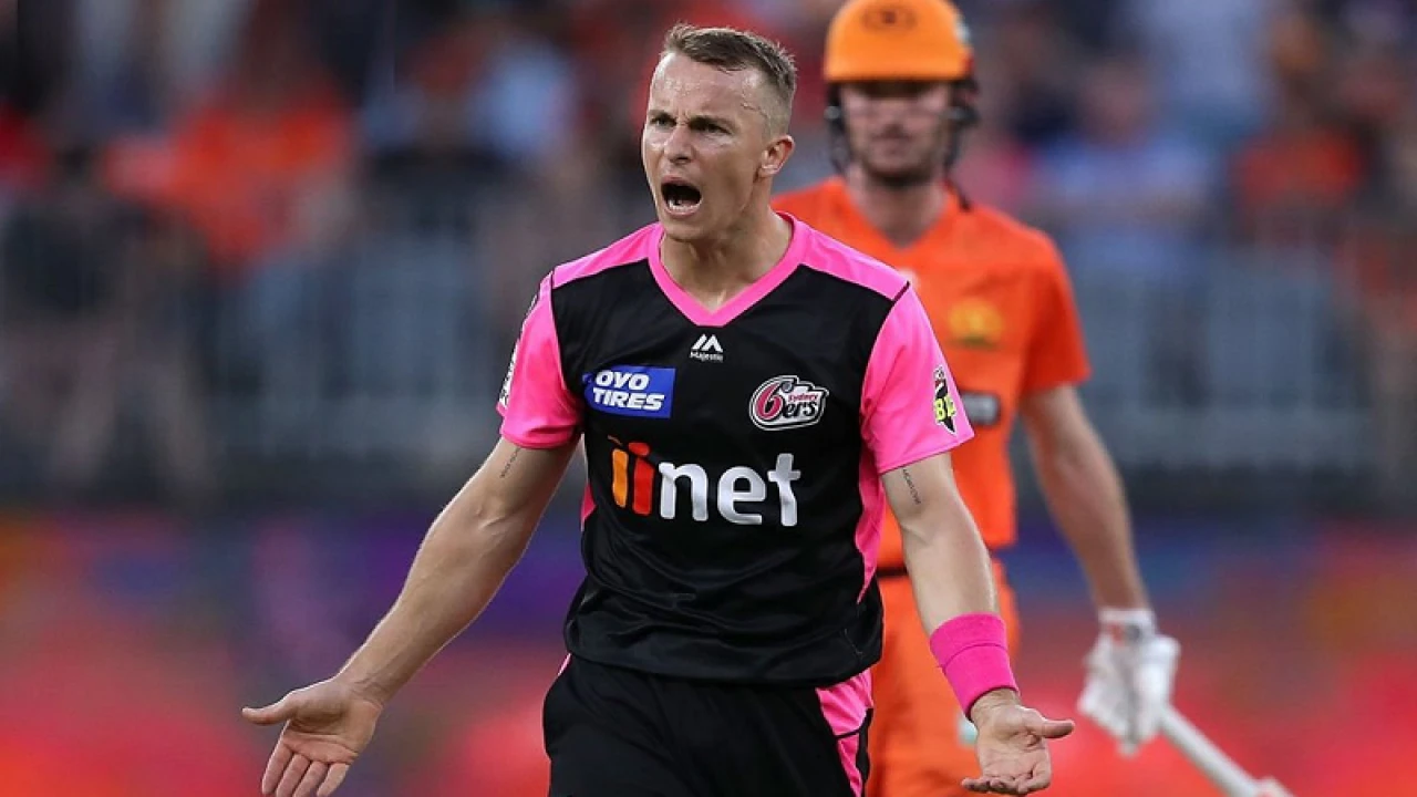 আম্পায়ারকে ‘ভয় দেখানোয়’ ৪ ম্যাচ নিষিদ্ধ কারেন