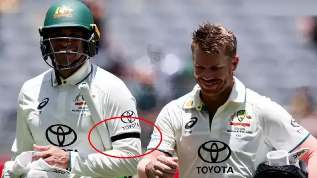 ফিলিস্তিনের সমর্থনে কালো আর্মব্যান্ড পরায় শাস্তি পাচ্ছেন খাজা