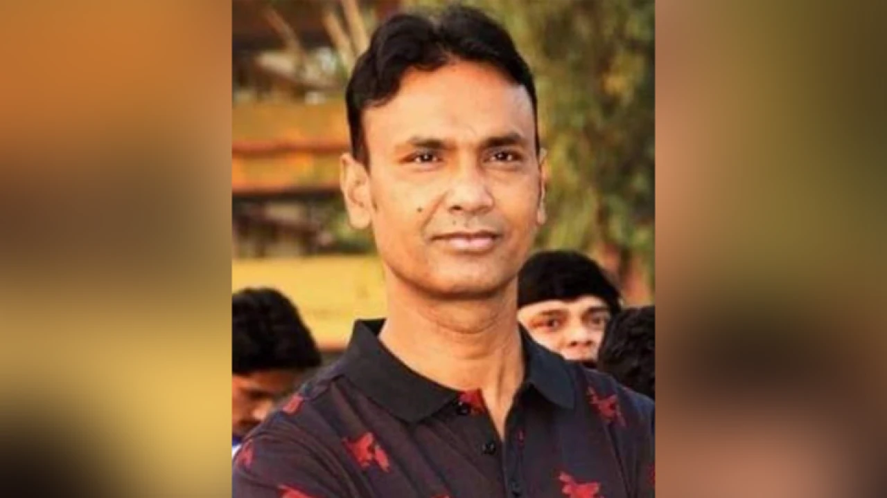 নগর ভবন থেকে আলোচিত পিএ টিটুর বিদায়