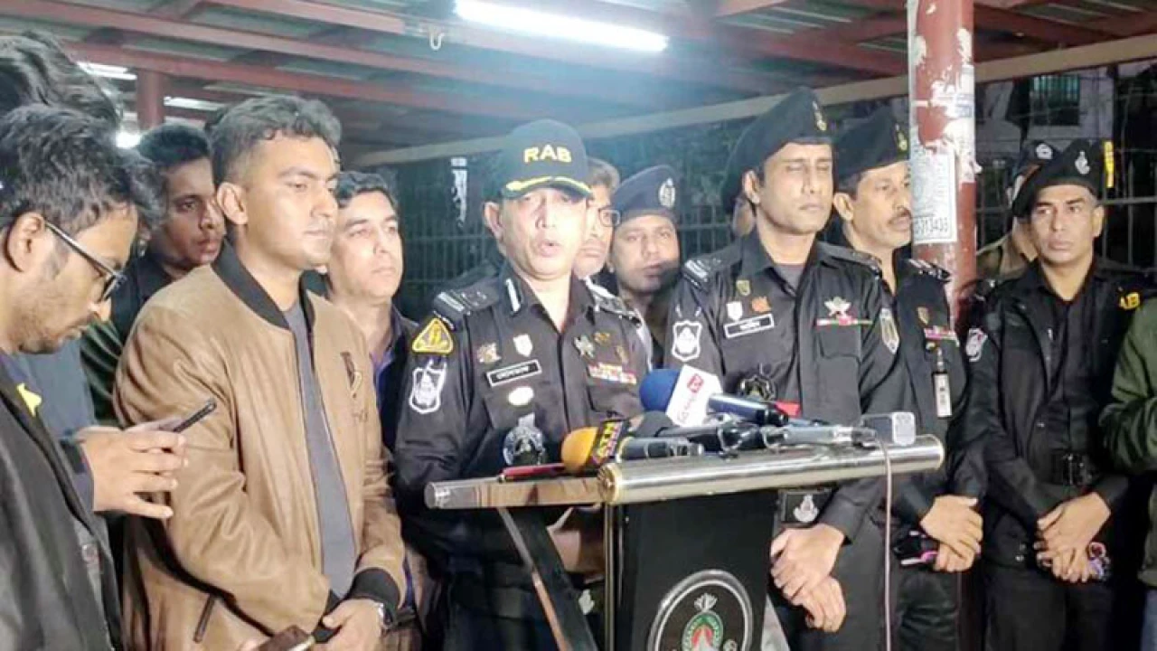 ট্রেনে নাশকতার অভিযোগে আটক ৯