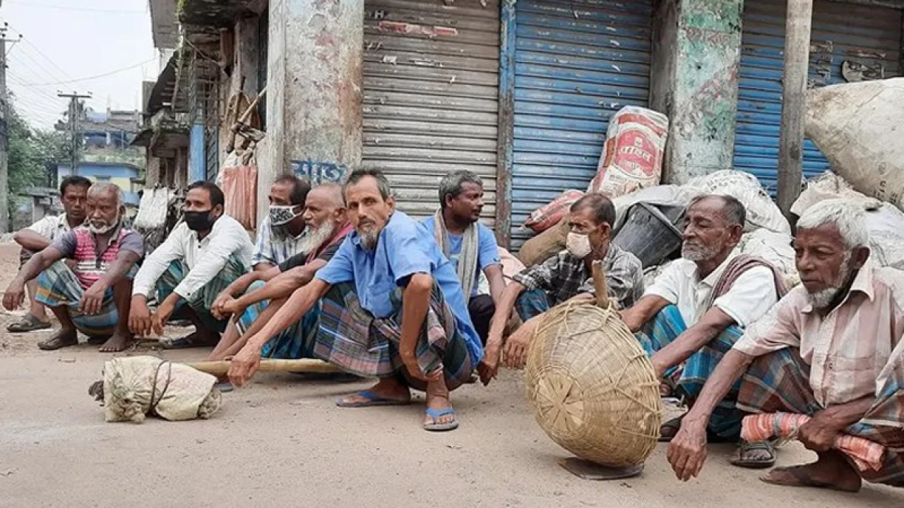 মজুরি বাড়লে বেড়ে যায় দারিদ্র্যসীমাও