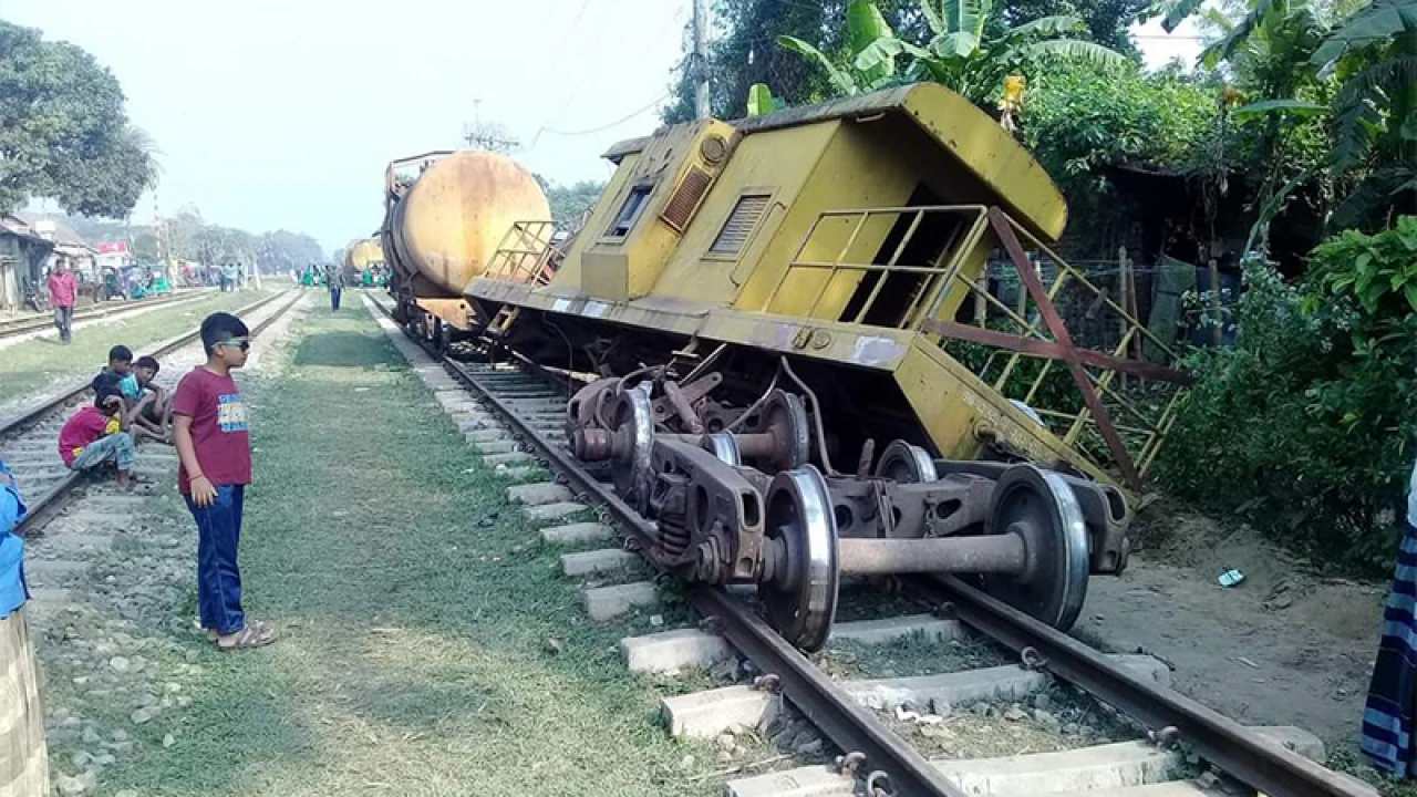 হবিগঞ্জে মালবাহী ট্রেন লাইনচ্যুত