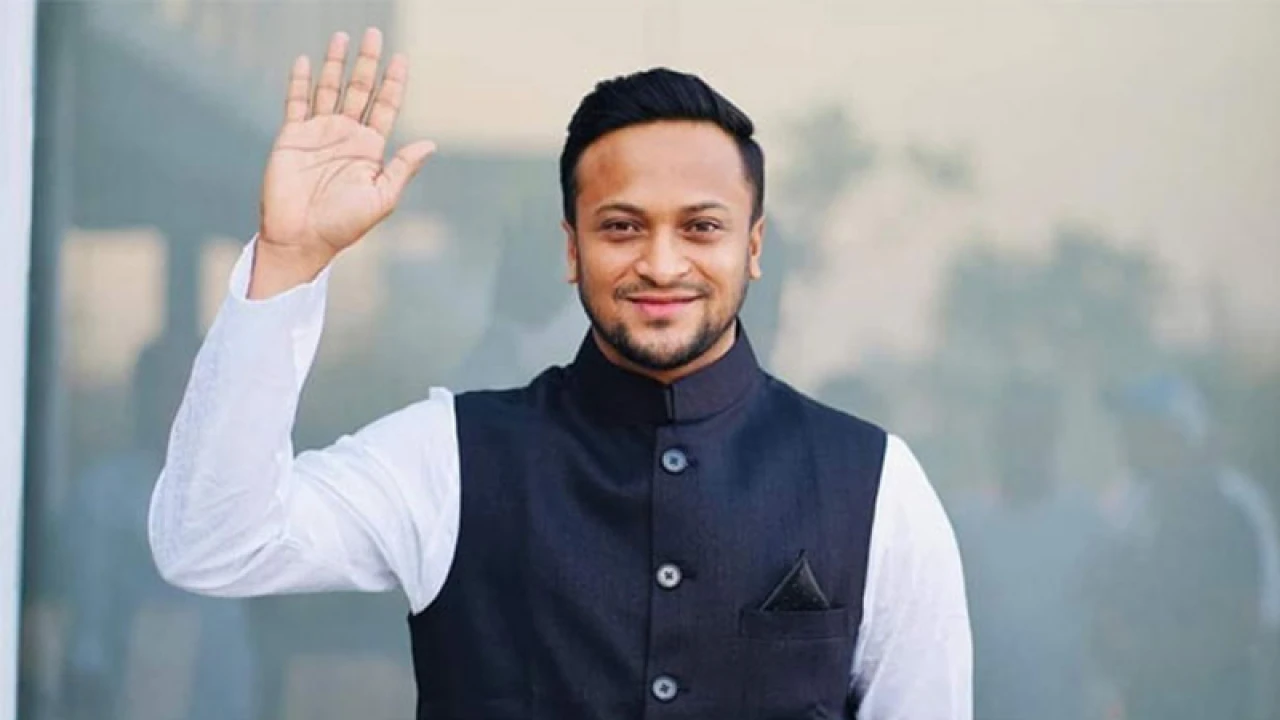 সাকিব আল হাসানকে সতর্ক করল ইসি