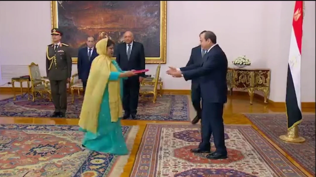 মিশরের রাষ্ট্রপতির নিকট বাংলাদেশের রাষ্ট্রদূতের পরিচয়পত্র পেশ
