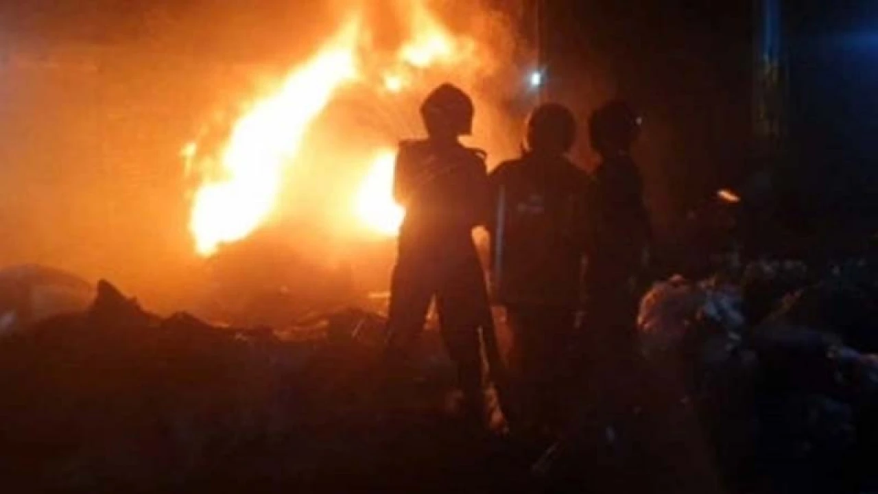 খুলনায় জুট মিলে ভয়াবহ আগুন