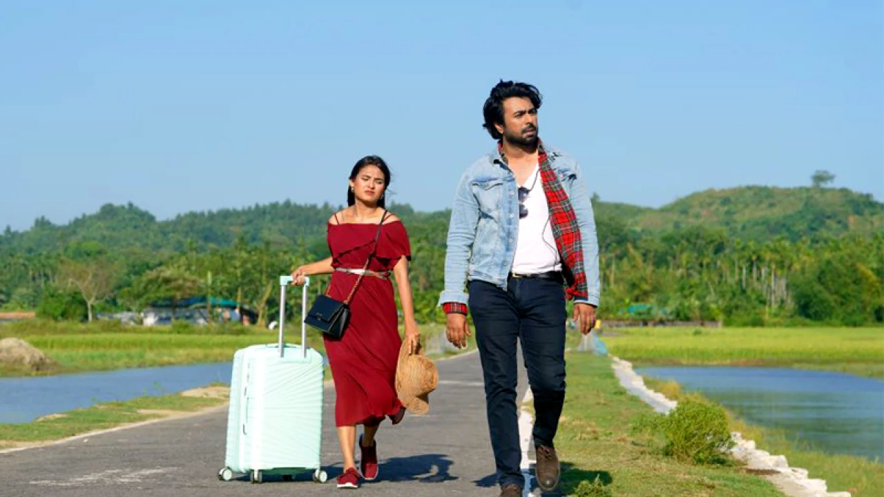 আলোচনায় ‘পথে হলো দেরী’