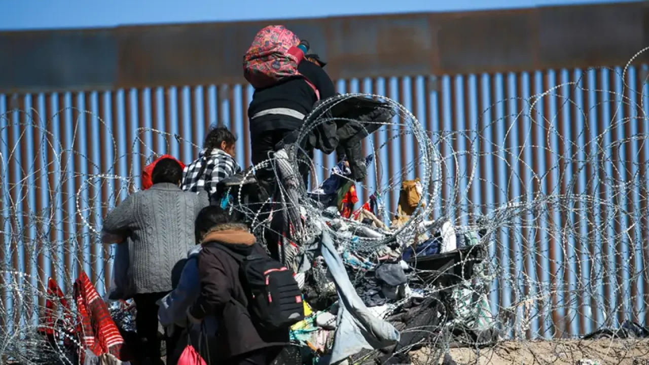 মেক্সিকো সীমান্ত খুলে দিচ্ছে যুক্তরাষ্ট্র