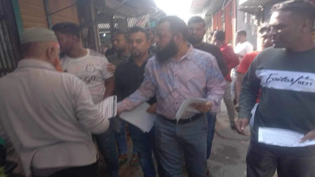 লৌহজংয়ে ইমরানুল চাকলাদারের নেতৃত্বে বিএনপির লিফলেট বিতরণ