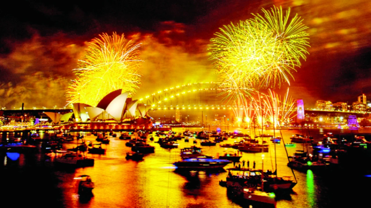 বর্ণিল আলোয় বর্ষবরণ