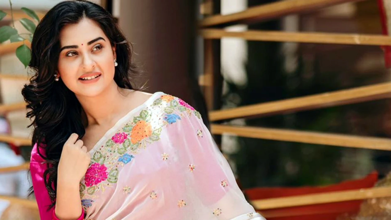 নতুন বছরে যে বার্তা দিলেন বুবলী