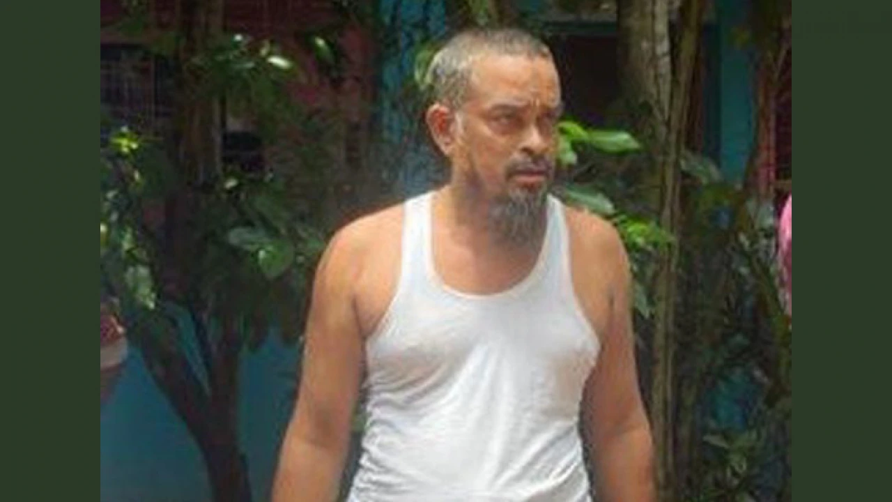 গৃহস্থের গরু চুরি করে ছাদে জবাই, হাতেনাতে ধরা