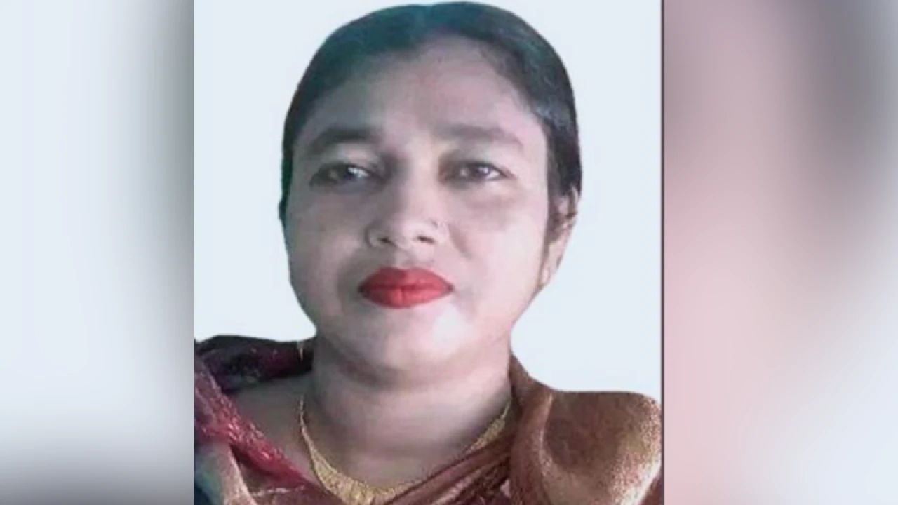 চেয়ার থেকে পড়ে শ্রেণিকক্ষেই মারা গেলেন শিক্ষিকা