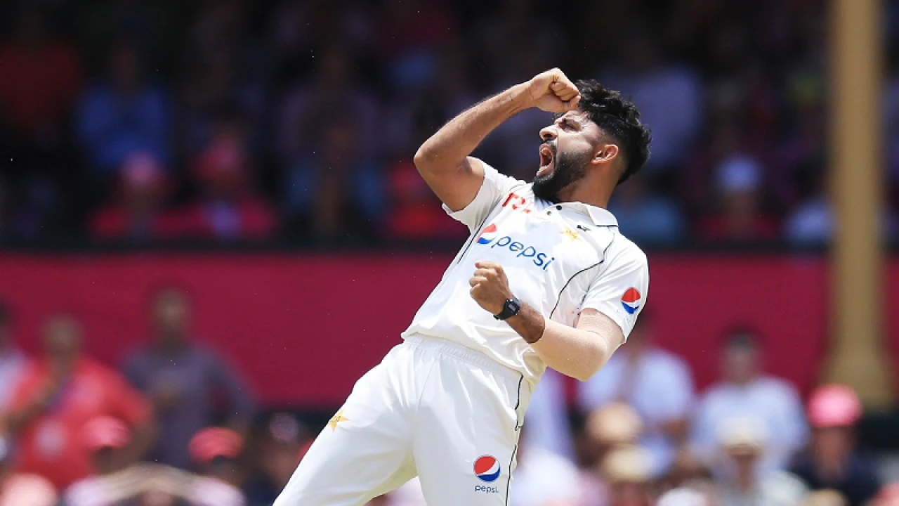 জামালের বিধ্বংসী বোলিংয়ের পর পাকিস্তানের চরম ব্যাটিং বিপর্যয়