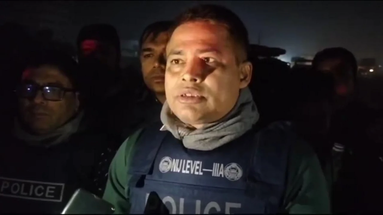 নারায়ণগঞ্জে বাস থেকে উদ্ধার বস্তুটি টাইম বোমা ছিল: পুলিশ