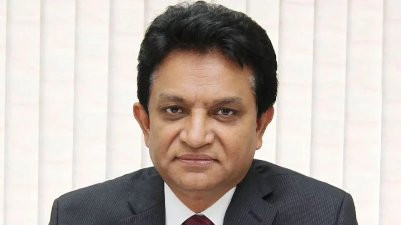 বিপুল ভোটে জয়ের পথে এ কে আজাদ