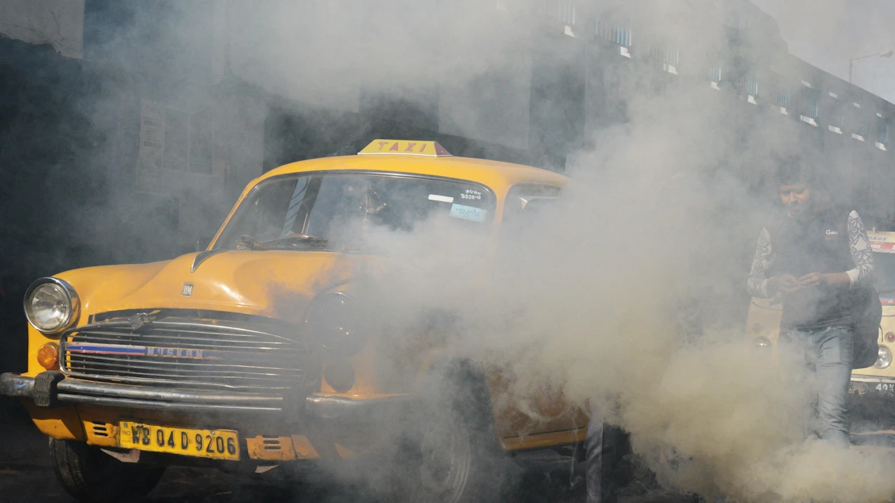 ভয়াবহ বায়ুদূষণের কবলে কলকাতা-দিল্লি, ঢাকার অবস্থান কত?