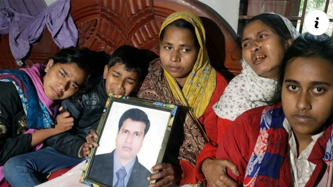 ফেরিডুবি: নিখোঁজ হুমায়ুন কবিরের পরিবারে চলছে আহাজারি