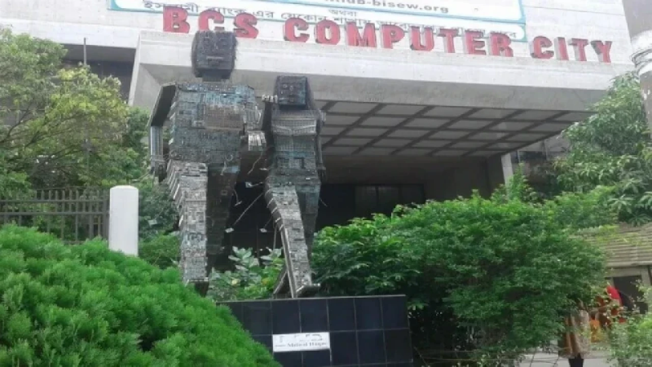 ঢাকার যেসব মার্কেট ও দোকানপাট রবিবার বন্ধ